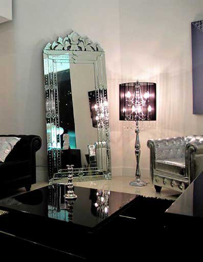 salon için büyük ayna