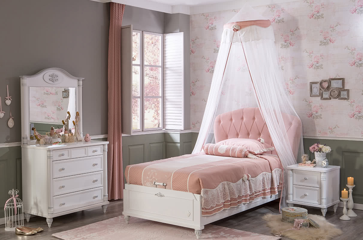 Çilek romantik bazalı karyola çamaşırlık modeli
