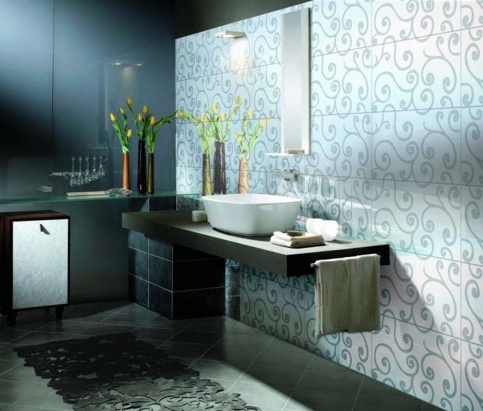 cicek-desenli-banyo-fayans-modelleri-ile-modern-banyo-dekorasyonu-fikirleri-2016-2017