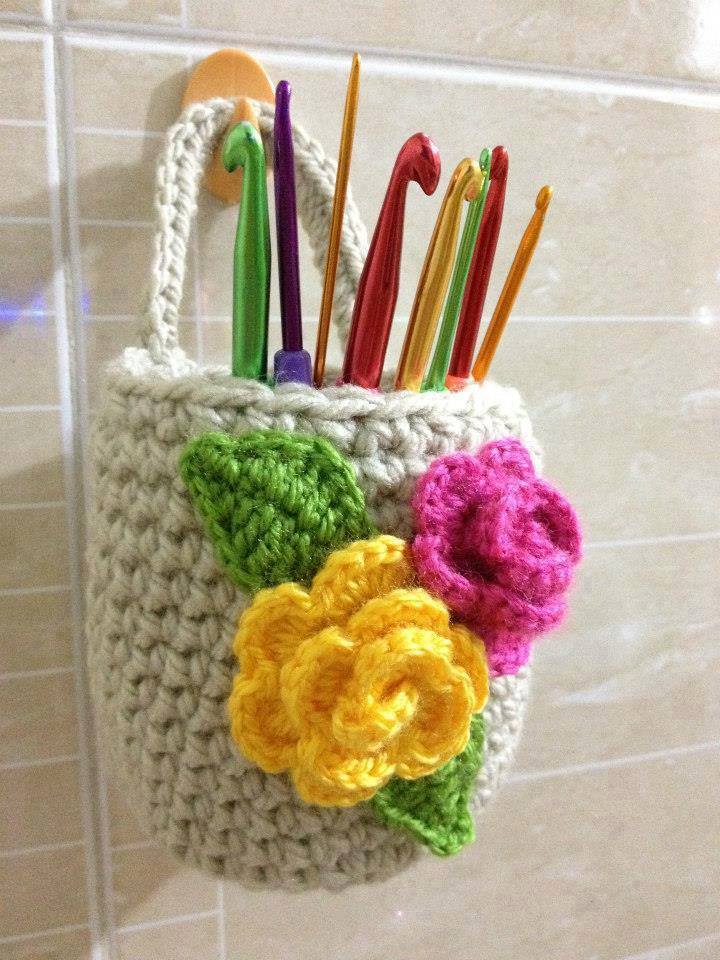 sarı-pembe-gül-motifli-örgü-minik-sepet-modeli